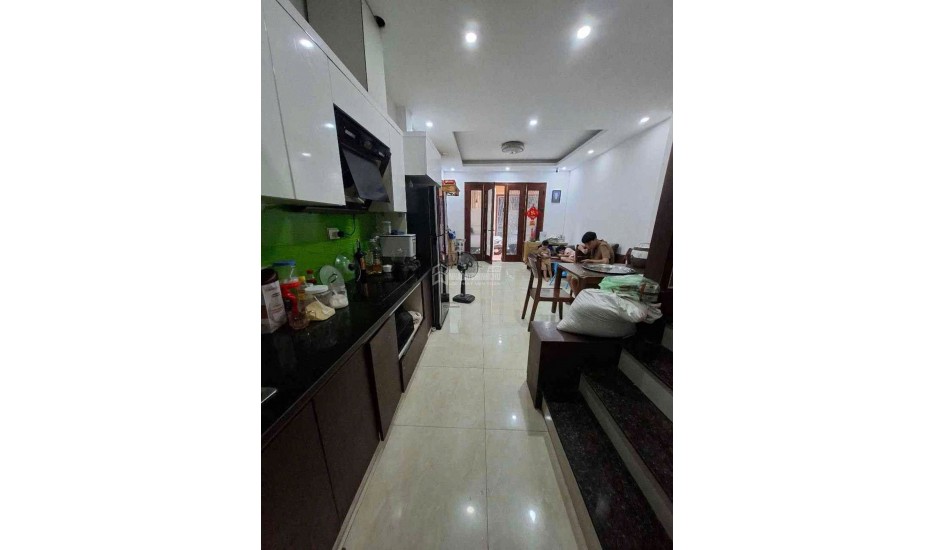 Cô Lan cán bộ về hưu gửi bán nhà trung tâm Thạch Bàn, Long Biên dưới 6.6 tỷ. DT 40m2